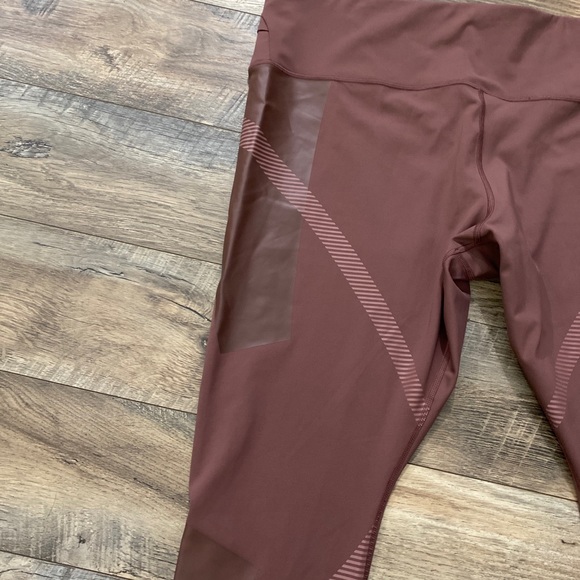 Athleta with Allyson Felix Legend 7/8 Tight - Picture 2 of 7